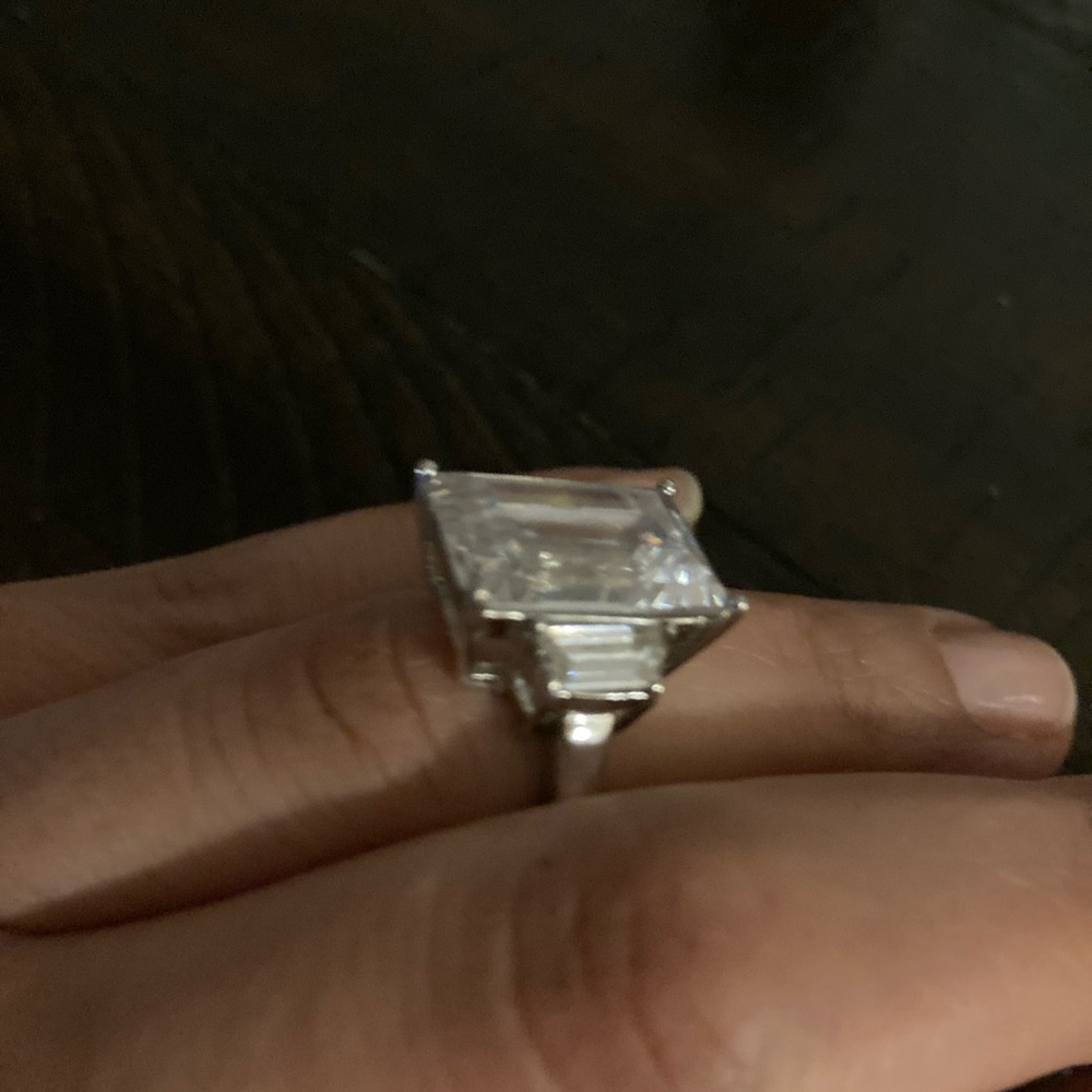 Silver Ring - Picture 4 of 6